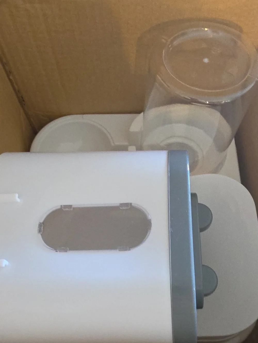 Cat Automatic 2 In 1 Food and Water Dispenser In White/Grey